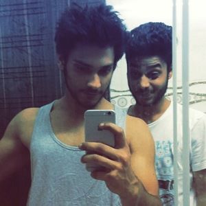 Meet your Posher, Akash